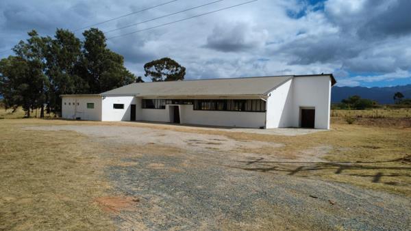 451  m² Commercial space