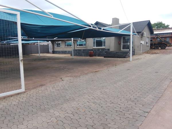 700  m² Commercial space