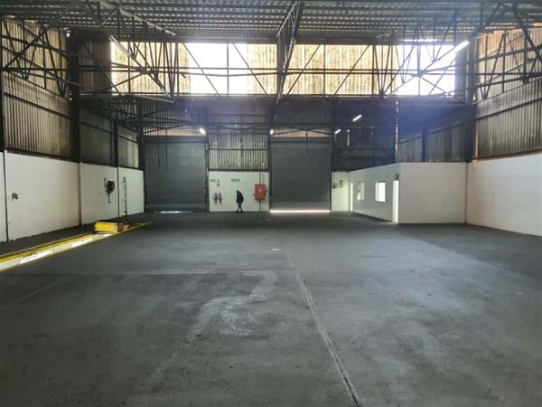 808  m² Industrial space