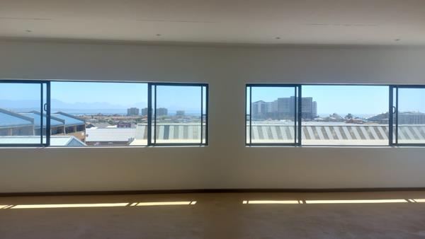 107  m² Commercial space