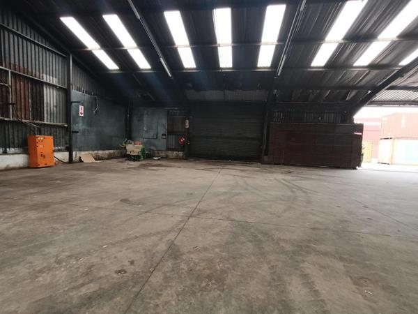 740  m² Industrial space