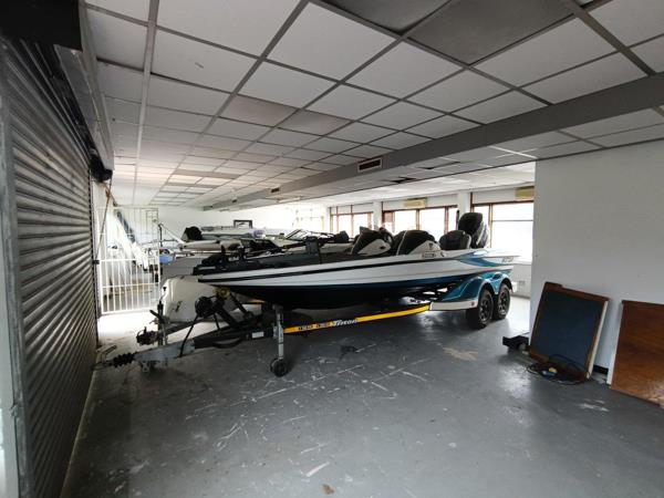 234  m² Industrial space