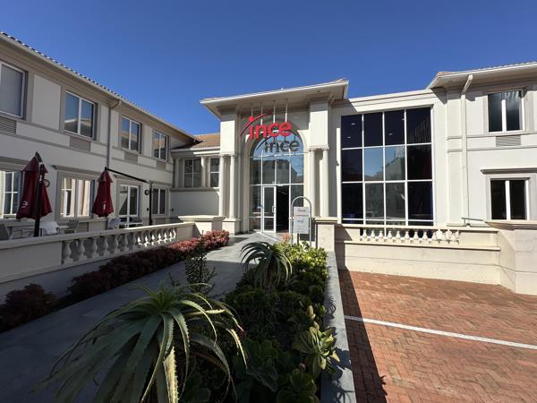 425  m² Commercial space