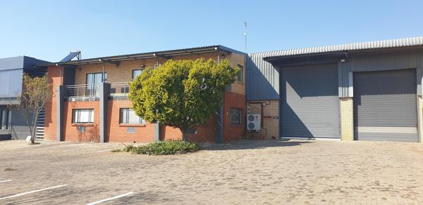 1 607  m² Industrial space