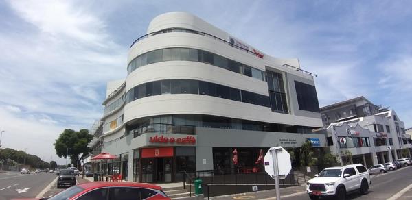 562  m² Office Space