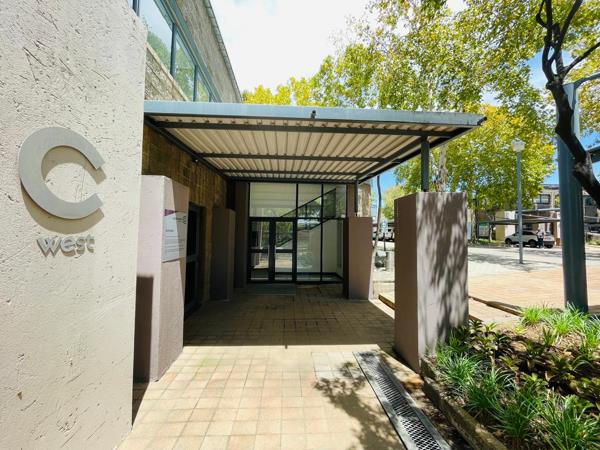 483  m² Commercial space