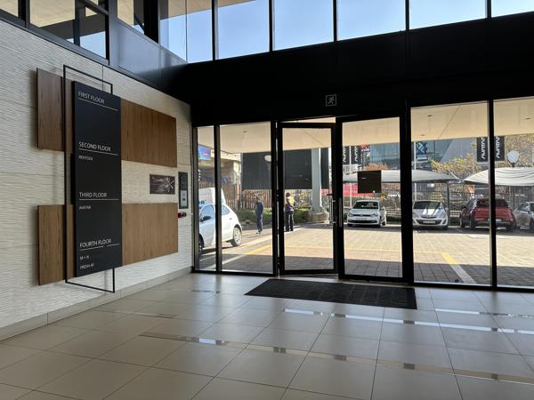 531  m² Commercial space