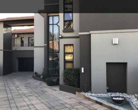 6 Bedroom House