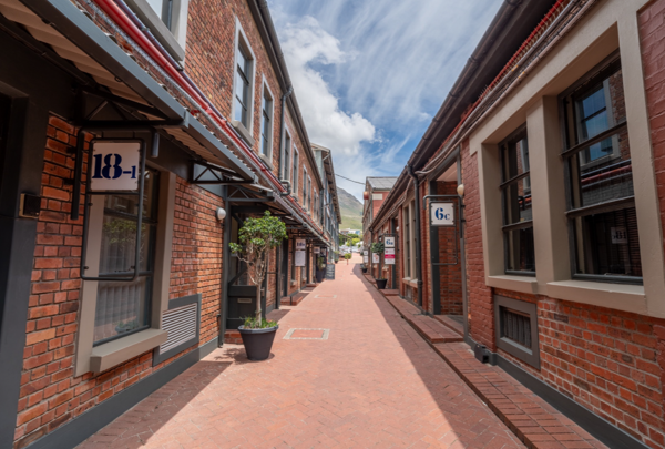 200  m² Commercial space