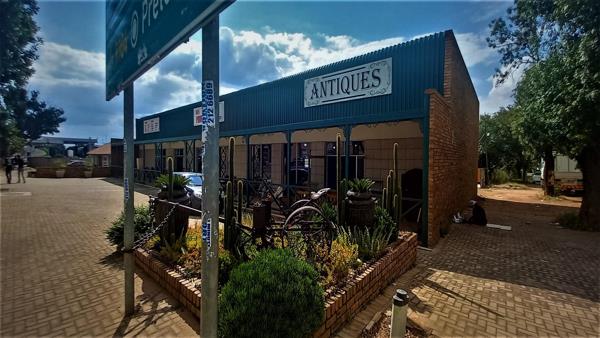 1 276  m² Retail Space