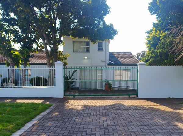 6 Bedroom House