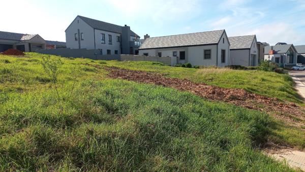 484 m² Land
