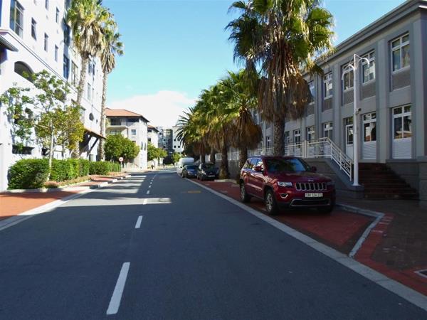 352  m² Office Space