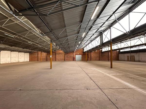 2 698  m² Industrial space