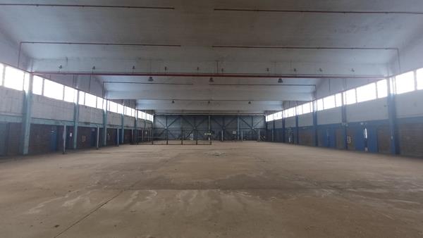 10 000  m² Industrial space