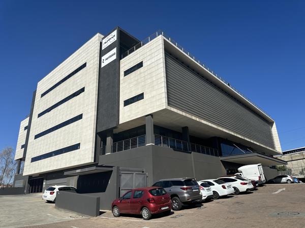 551  m² Commercial space