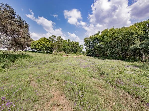 1 023 m² Land