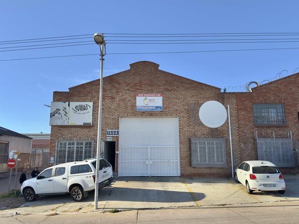 375  m² Industrial space