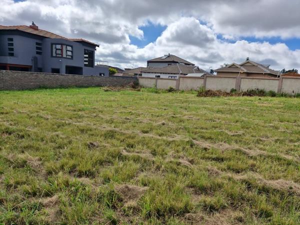 1 163 m² Land