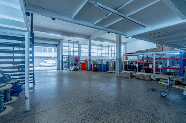 353  m² Industrial space