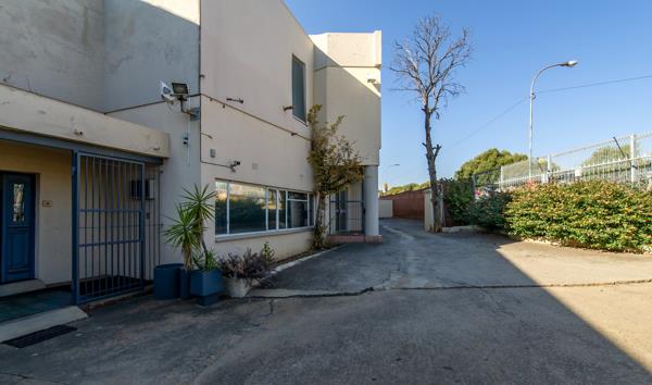 2 707  m² Commercial space