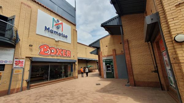 6 492  m² Commercial space