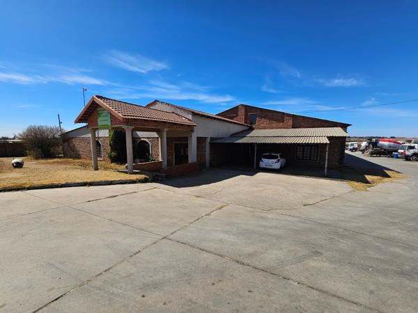 1 700  m² Industrial space