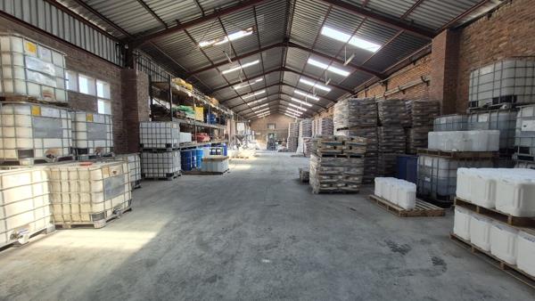 1 700  m² Industrial space
