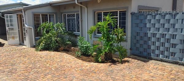 775  m² Commercial space