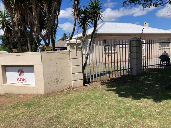 185  m² Commercial space