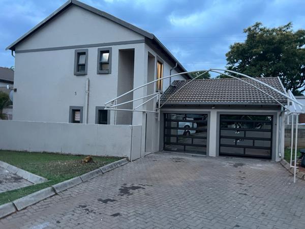 4 Bedroom Townhouse