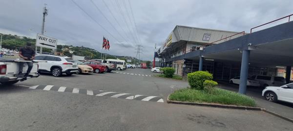 560  m² Commercial space