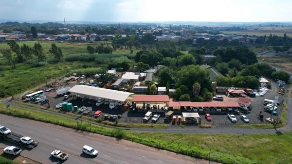 36 500  m² Commercial space