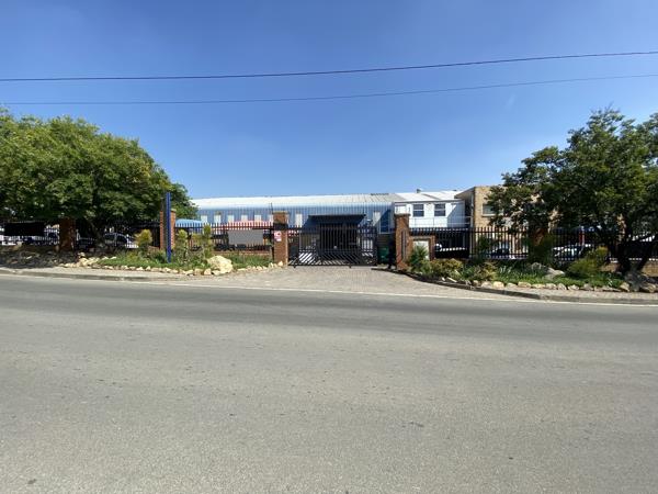 2 728  m² Industrial space