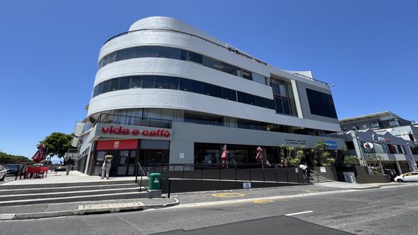 562.4  m² Commercial space