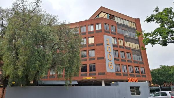 1 076  m² Office Space