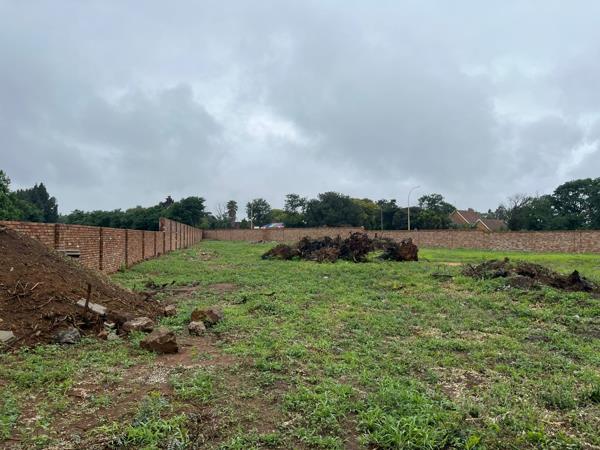 4 700 m² Land