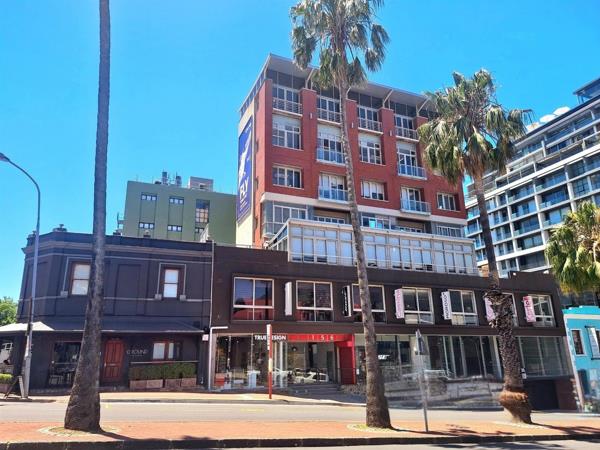 210  m² Commercial space