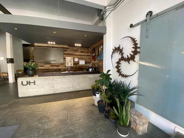 66  m² Commercial space