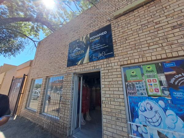 1 310  m² Commercial space