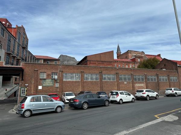 180  m² Office Space