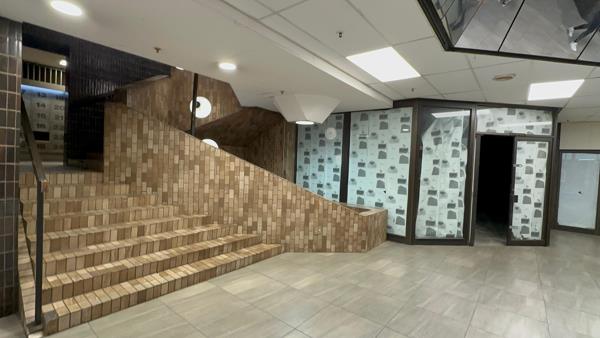 225  m² Commercial space