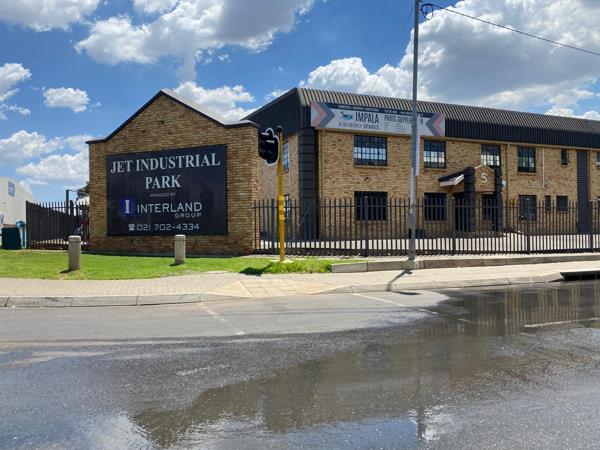 734  m² Industrial space