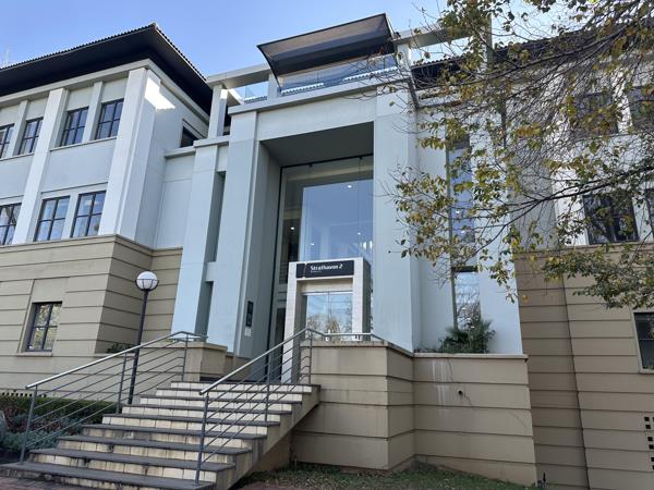 974  m² Commercial space