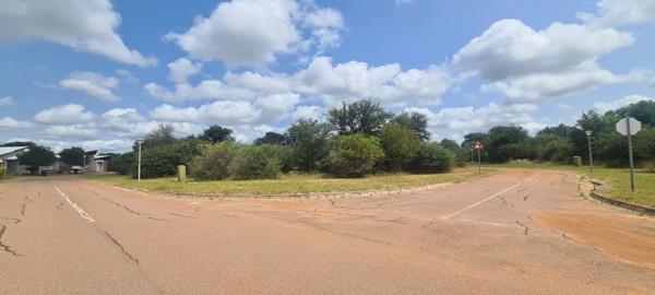 700 m² Land