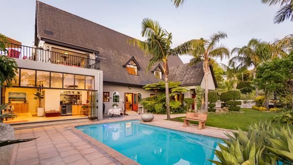 6 Bedroom House