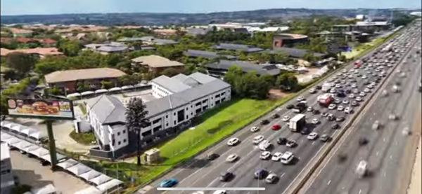 1 922 m² Commercial space