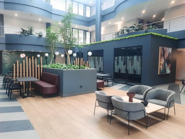 489  m² Commercial space