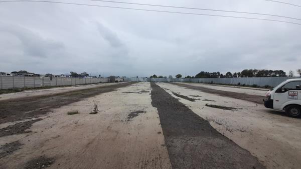 4 000  m² Industrial space