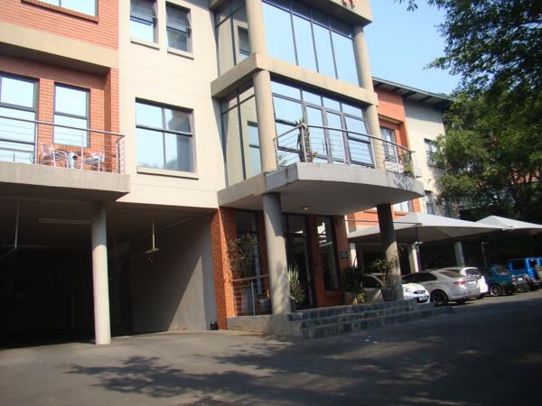 1 150  m² Commercial space